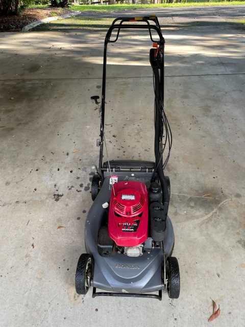 LAWNMOWER HONDA HRU 216 BUFFALO SELF PROPELLED Lawn Mowers In Reedy