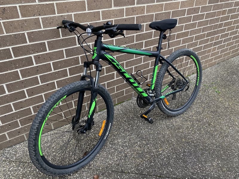 scott aspect green black