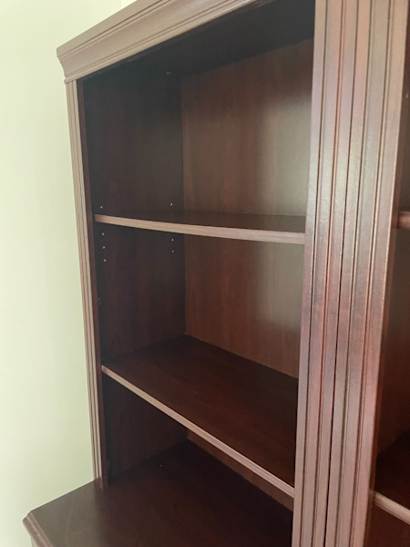 Bookshelf with 2 lockable drawers62864722722947111