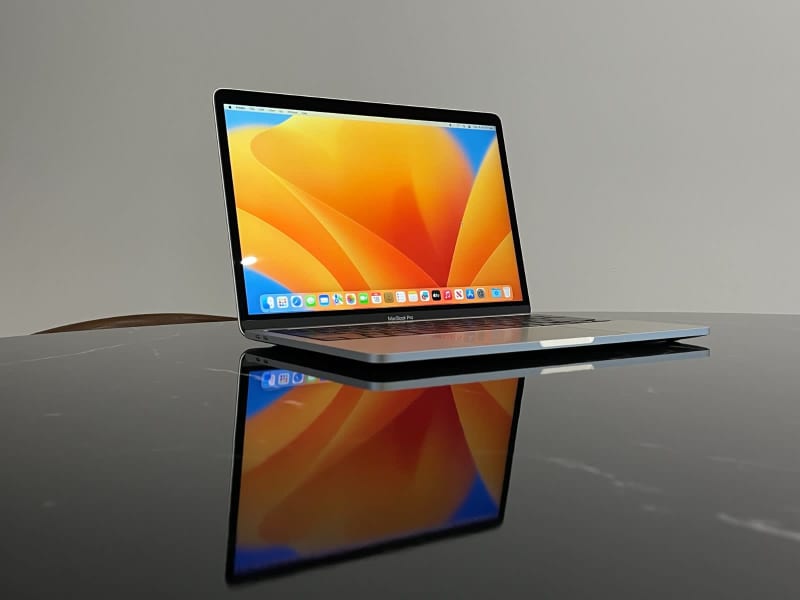 13-inch MacBook Pro 2020 High Spec 16GB RAM 500GB SSD