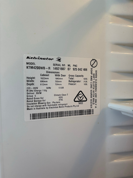 Kelvinator 420L Fridge/Freezer63018619858561112