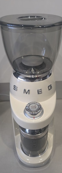 SMEG coffee grinder cream 63443925577731110