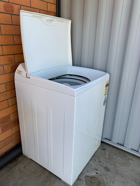 10kg Fisher & Paykle top loading washing machine 63019077592707112