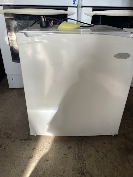 Small bar fridge63013349123586111