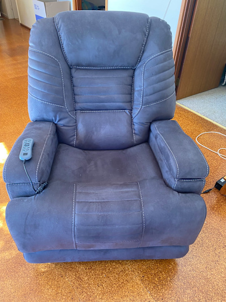 Motorised recliner - Marcos dual motor lift chair - as new62863838608130111