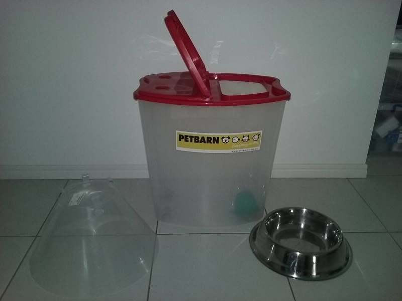 petbarn dog food container