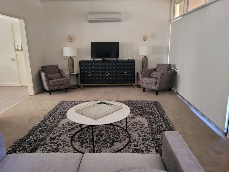 Charming Outback Gem -62931713473667111