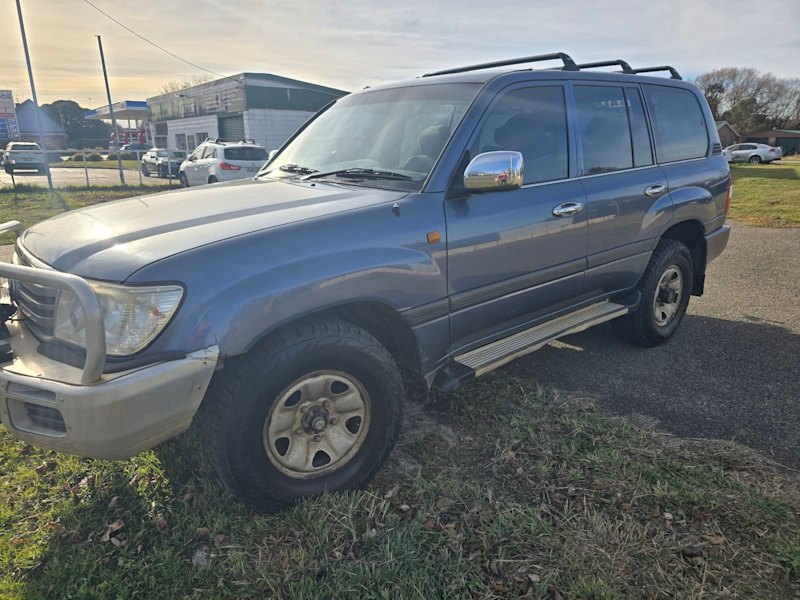 2005 TOYOTA LANDCRUISER GXL (4x4) 5 SP AUTOMATIC 4D WAGON62936658561410112