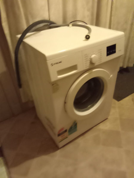 8kg front loader washing machine 2yrs old $250 wallsend63612125963010111