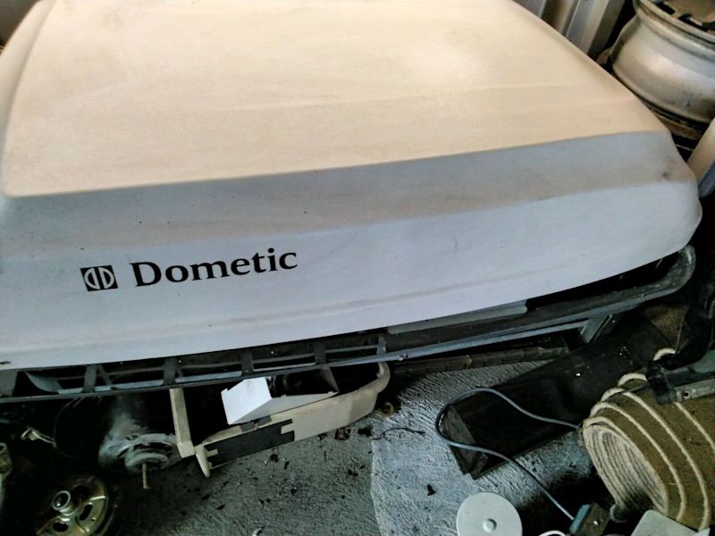 Airconditioner Reeverse Cycle to fit on Motor Home Roof63011558737537111