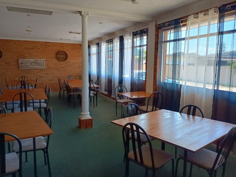 Italian Restaurant63438904779010114