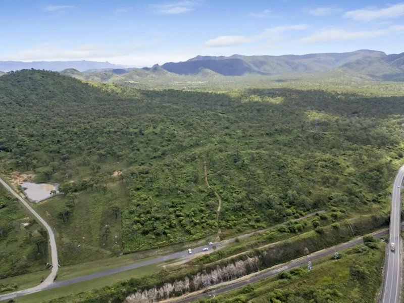 OFFERS OVER $899,000 FOR 116 ACRES WITH A HILL, DAM, AND OCEAN VIEWS IS CRAZY CH62882801004675113