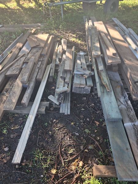 Assorted timbers from recent renovation63010885742851114
