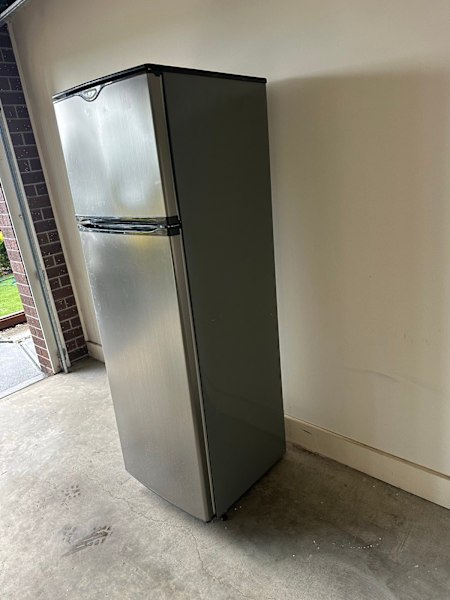 Fridge for sale63015640967681112