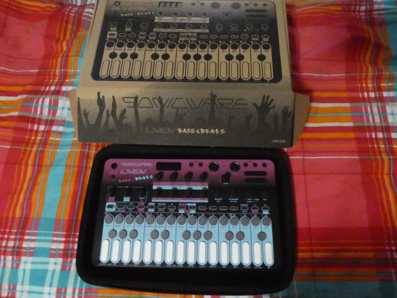 SonicWare Liven Bass & Beats Groovebox | Other Musical