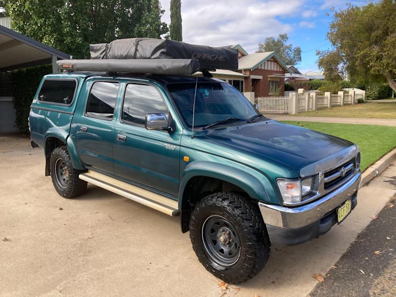 2000 TOYOTA HILUX SR5 (4x4) 5 SP MANUAL 4x4 DUAL CAB P/UP62939537835394111