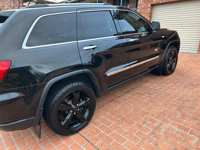 Jeep Grand Cherokee  limited CRD 2011  70th anniversay 62936661991298112