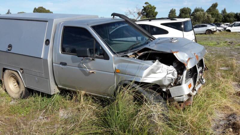 navara d21 wrecking