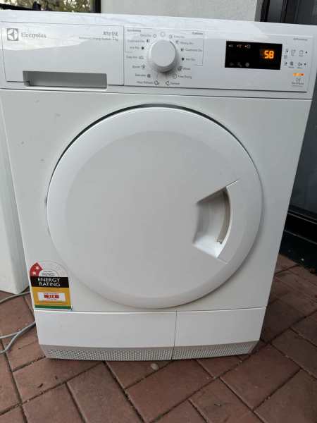 Electrolux 7kg condenser dryer630221802142751114