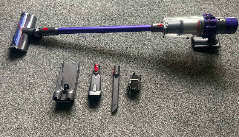 LATEST DYSON V10 CYCLONE VACUUM IN AS NEW CONDITION 63016487542914114