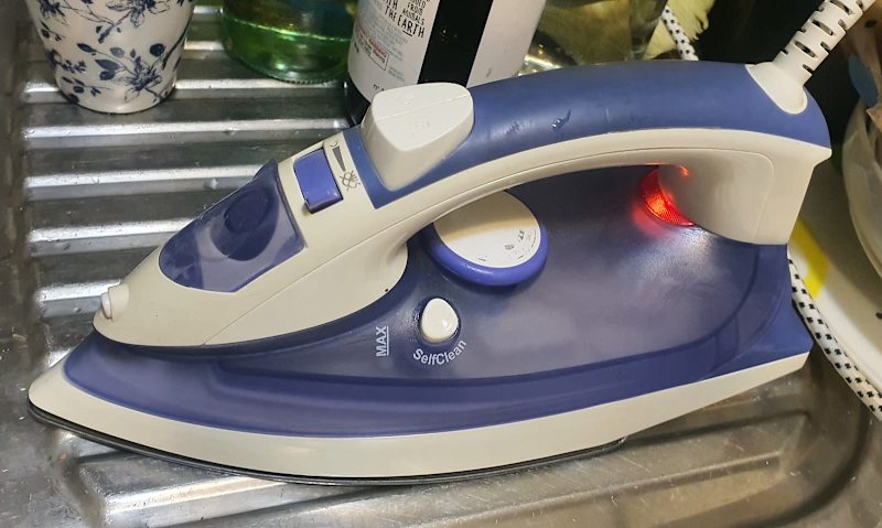 CHEAP 2000W Purple Homemaker Electric Steam Iron, working, Carlton63612128511874110