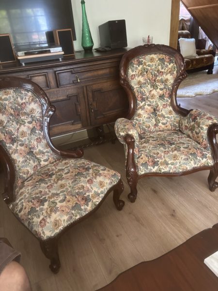 Antique grandfather/grandmother grand chairs in immaculate condition 62863412482563112