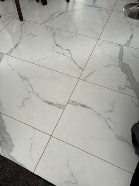 Floor tiles 600x1200mm Carrara polished 10.08m2 for quick sale63012914898818112