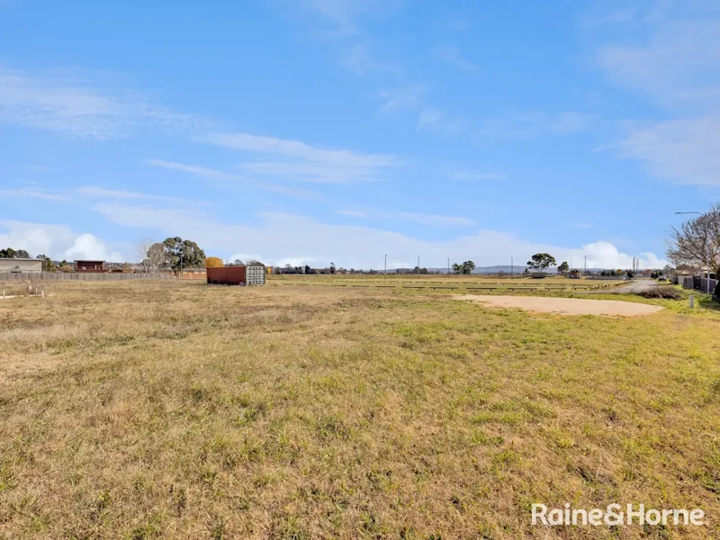 RARE 1,042SQM BLOCK IN FRESH KELSO ESTATE62882775378050111