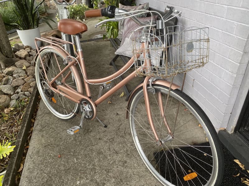 Pedal uptown women's outlet cruiser bike rose gold