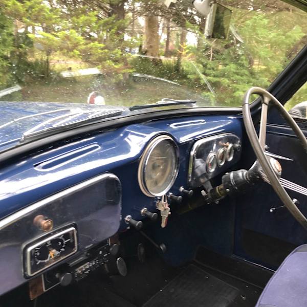 Morris Minor 1100 Panel Van 196262936654569858112