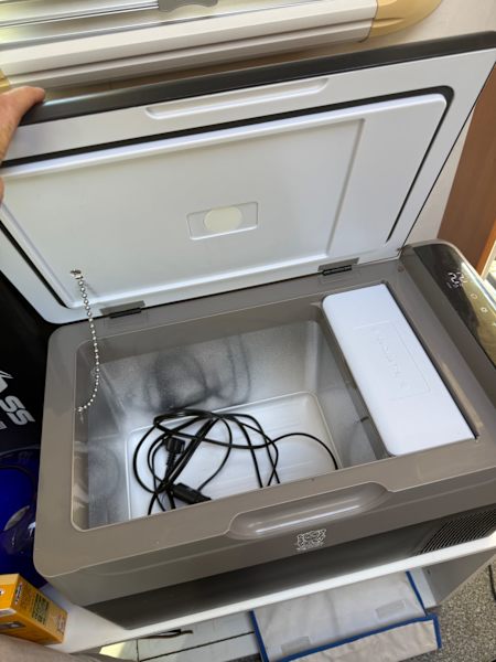 Brass Monkey 22ltr Car Fridge or Freezer63019536656898112