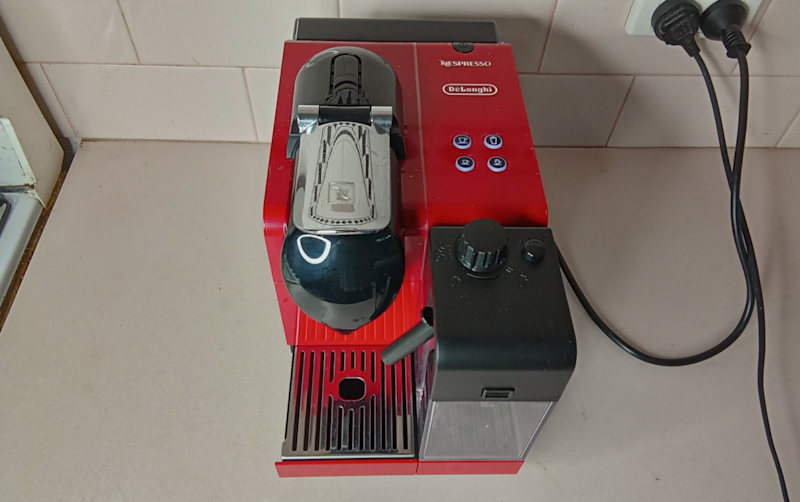 DeLonghi  Nespresso Lattissima Plus Coffee Maker - Red63014236161537113