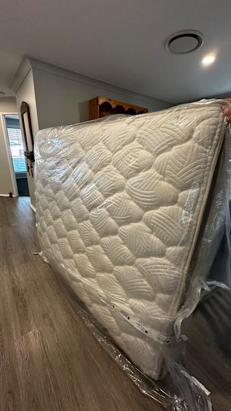 Dreamsense Serenity Orion Queen Mattress  Near New!62864722705538111