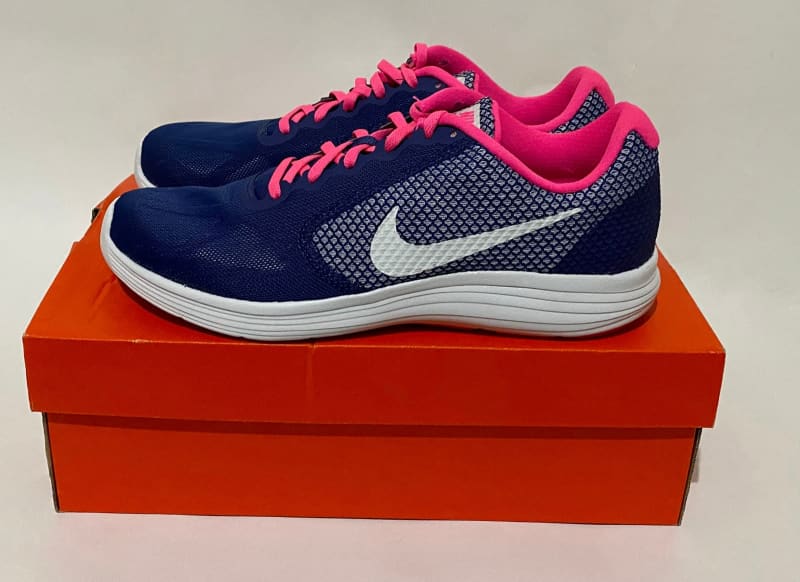 Womens Nike Revolution 3 Running Shoe US10 | Women's Shoes | Gumtree Blacktown Area - Quakers Hill | 1308313481