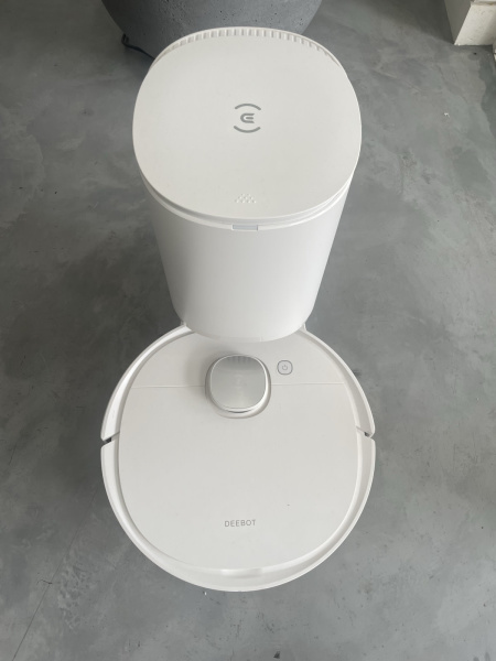 Eco Vac Deebot robotic vacuum/mopping63443722638210111