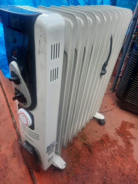 modern living 11 fin oil heater cyae35-11t (working) with timer63612128465281114