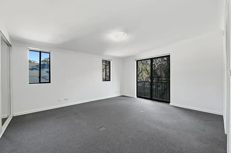 Spacious Townhouse In A Quiet Block Of Three63438962779265112