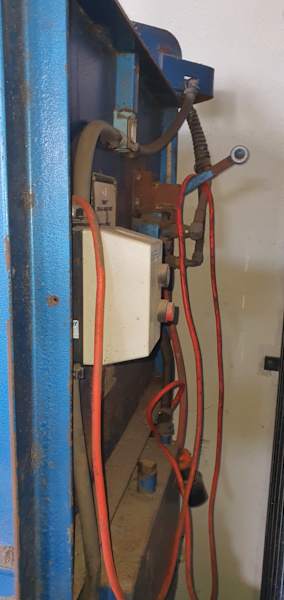 Robley Vertical Baling Press, working, offer considered, Carlton63612128610947112