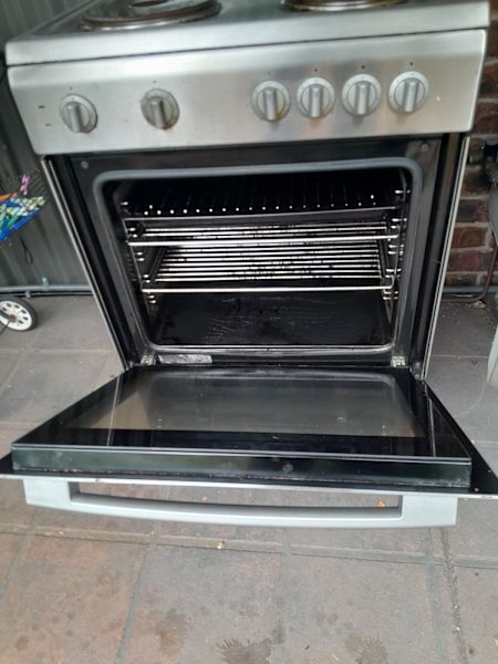 Electric cooktop and oven63443751503745110