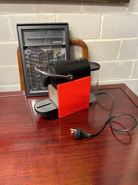 Nespresso coffee machine63021283904129111