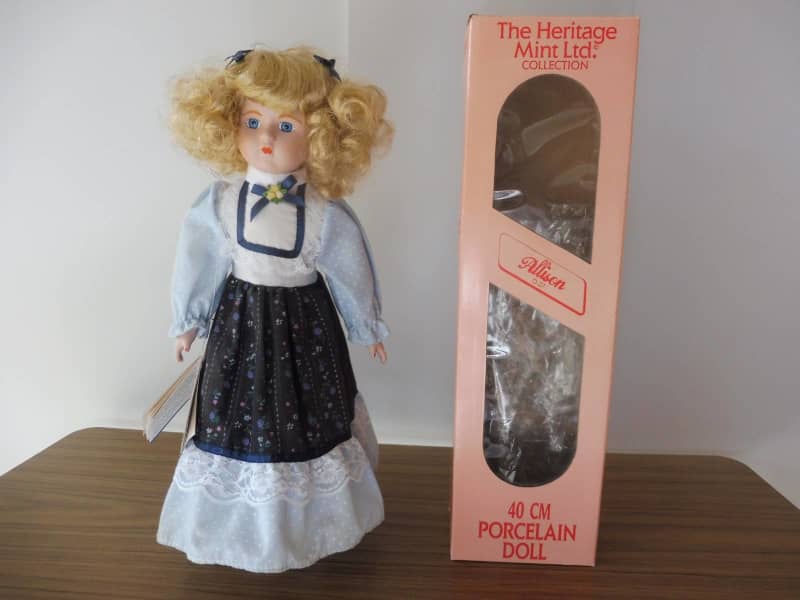 Heritage Mint Ltd Collection Porcelain Doll - Allison | Collectables 