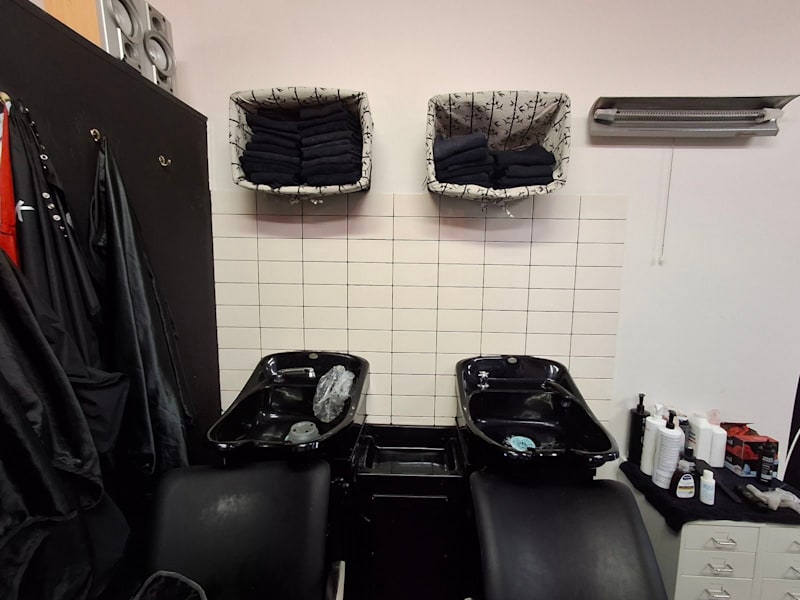 New Price, Must Sell...Hairdressing Salon $8000 neg. Make an offer63007430883329113