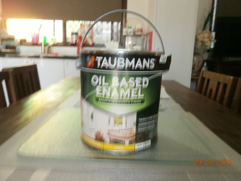 taubmans oil based enamel