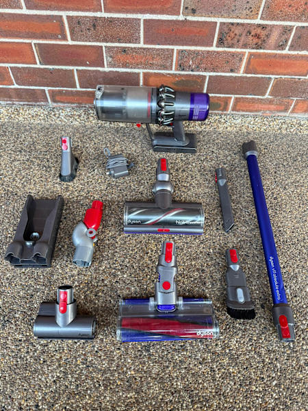 Dyson V11 Absolute Pro excellent working condition&super powerful suct63612126118274111
