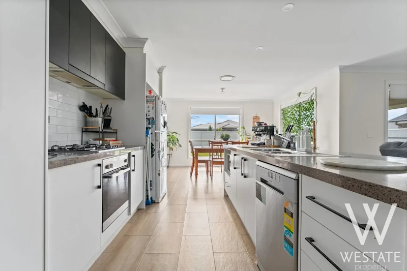 PERFECTLY POSITIONED FOR FAMILY LIFE IN EGLINTON62930690206211111