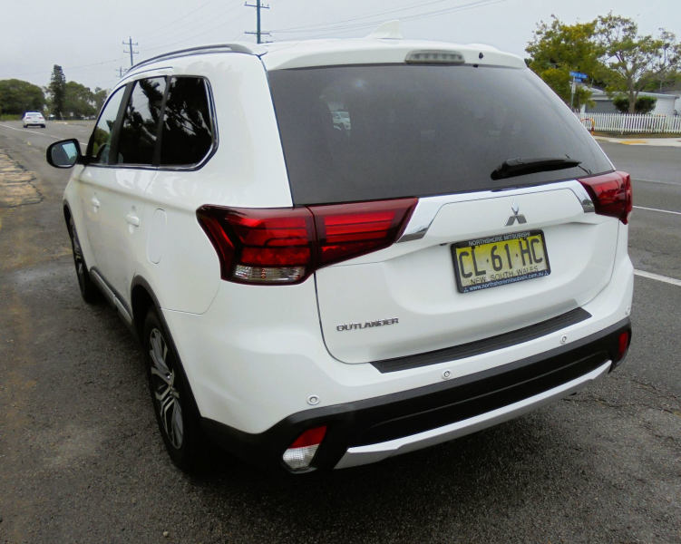 MITSUBISHI OUTLANDER LS (4x4) AUTOMATIC 4D WAGON-2017- 7 SEATER62935686679042112