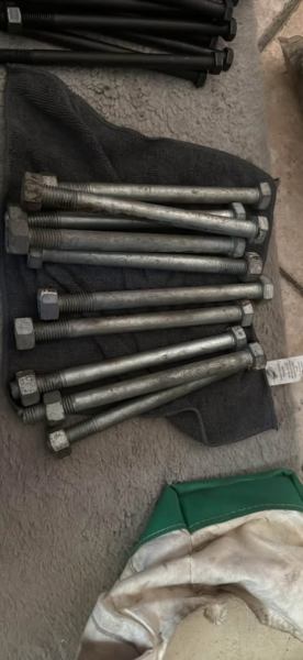 M16 X 200mm Galvanised Bolts (15 Pack)63008772460035111