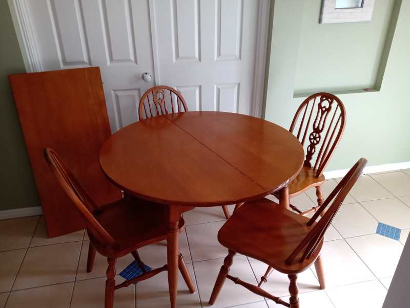 1970 kitchen table and chairs