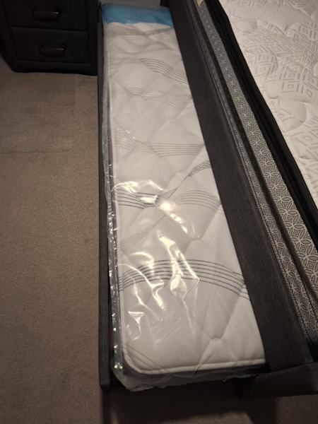 King single Paddinton bed / trundle with Sealy Posturepedic mattresses62866849236482111
