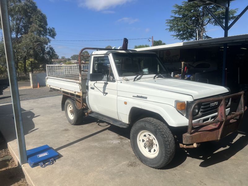 Toyota landcruiser hzj7562936656354690114